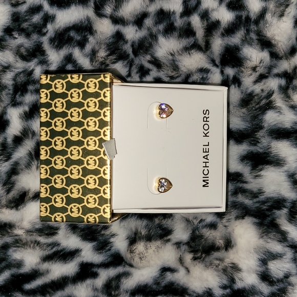 MK Signature Logo Engraved Heart Studs Gold-tone NIB Style# MKJX7792 - Picture 4 of 16